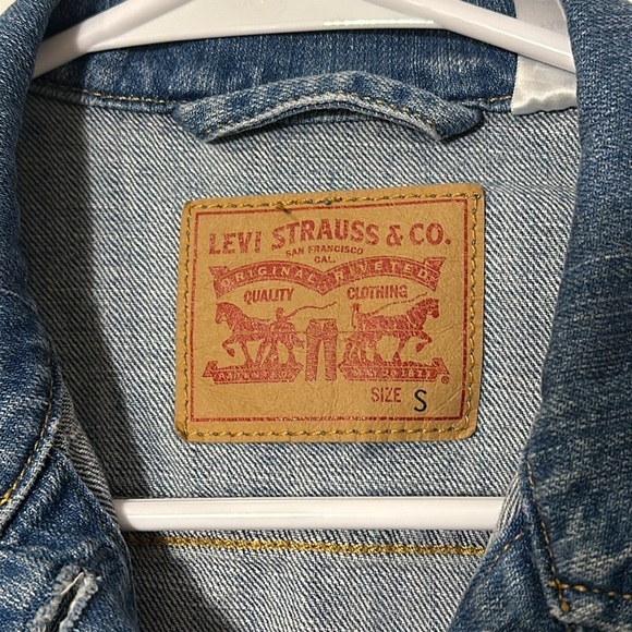 Women’s Levis Denim Ex Boyfriend Denim Trucker Jacket Size Small - Picture 7 of 10